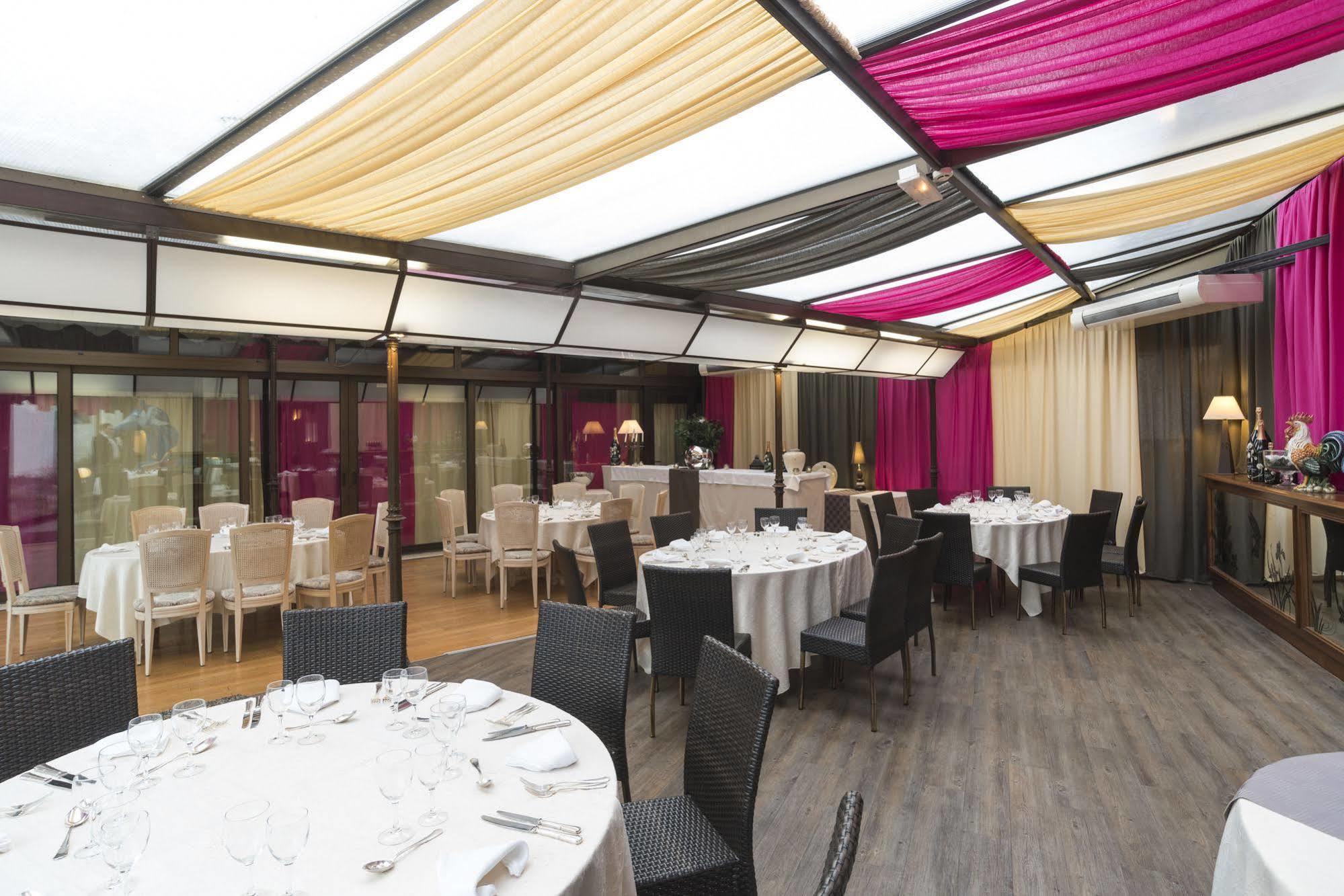 Hotel Restaurant Laurent Perreal Attignat Zewnętrze zdjęcie