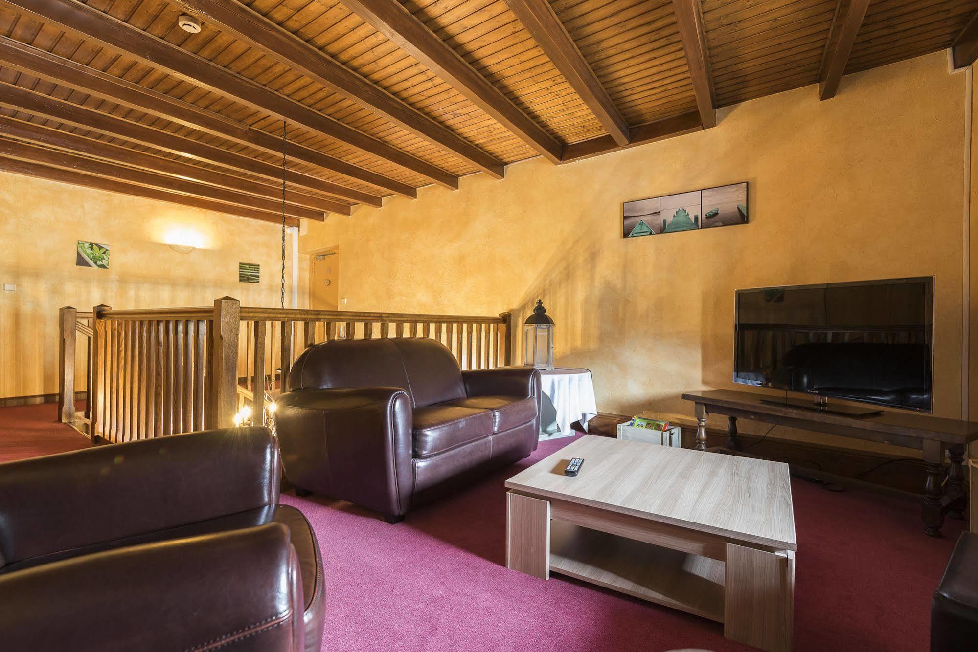 Hotel Restaurant Laurent Perreal Attignat Zewnętrze zdjęcie